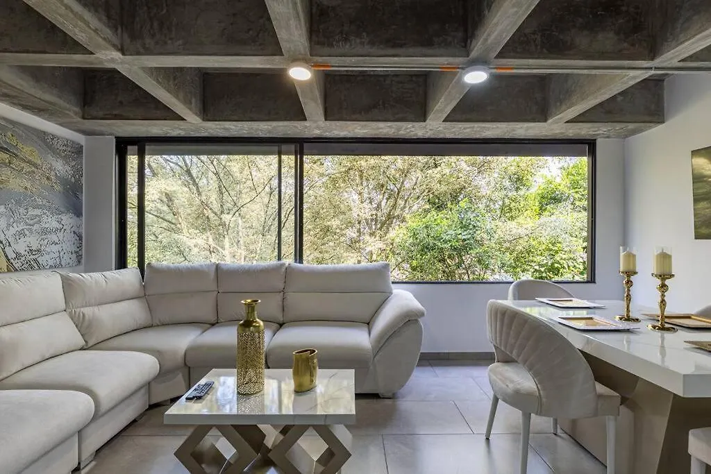 Apartamento Apto En Bosques De Avignon Medellín