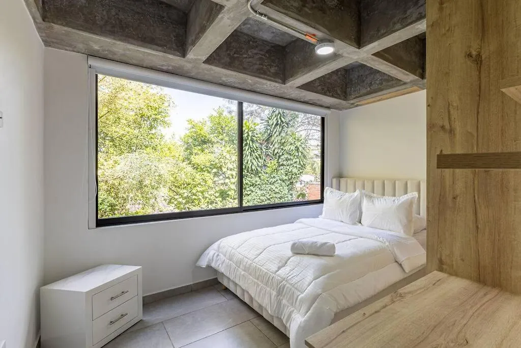 Apto En Bosques De Avignon Apartment Medellin 0*,